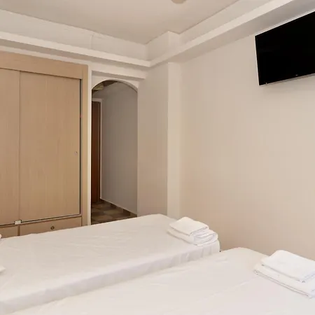 Galaxy New Hotel 2*